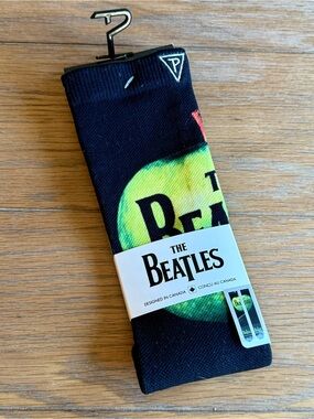 NWT - Perry's Socks Beatles Green Apple - Men's Shoe Size 7-12